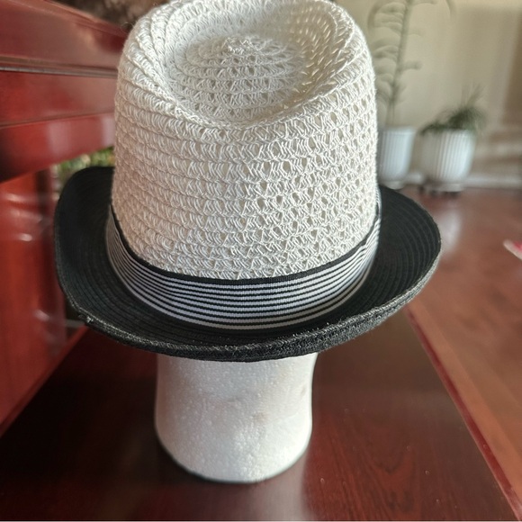 Hat - Picture 4 of 7